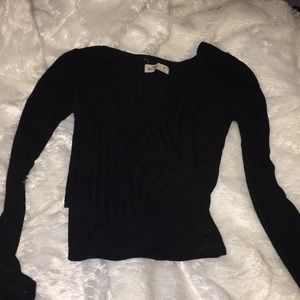 Black v-neck cross crop top